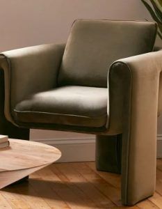 Floria Velvet Chair by Urban Outfitters review